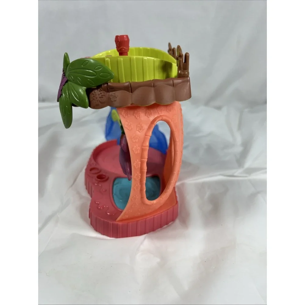 2011 Littlest Pet Shop Walkables Slide and Dive Lagoon Penguin #2460‎